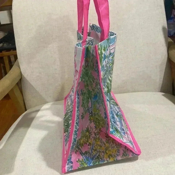 Lilly Pulitzer West Palm Beach Bright Reusable Shopping Tote Bag NWOT - Picture 3 of 6